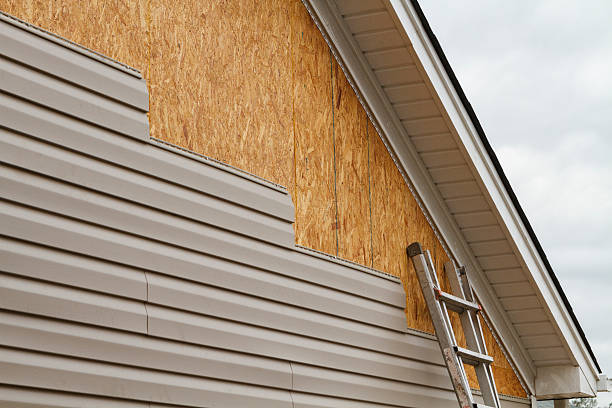 Professional Vinyl Siding technician working in Chalfont, PA